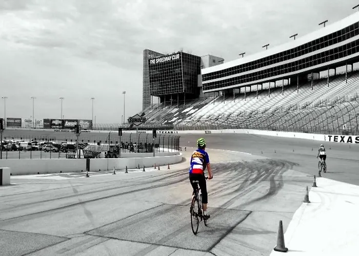 Apartment 3/3 On Texas Motor Speedway