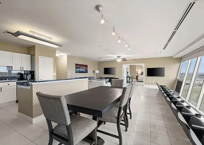 Apartment 3/3 On Texas Motor Speedway *